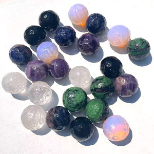 Venta al por mayor tallado a mano 2,5 cm lunas <span class=keywords><strong>de</strong></span> cristal <span class=keywords><strong>de</strong></span> cuarzo transparente sodalita negro obsidiana realista planeta <span class=keywords><strong>Luna</strong></span> bola - Product Image 1