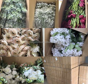 Composizione Floreale per Matrimonio Personalizzata, Centrotavola con Rose Artificiali in Seta e Ortensie Verdi - Product Image 4