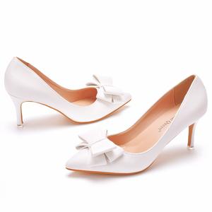 Chaussures de <span class=keywords><strong>mariage</strong></span> blanches pour femme, taille grande, à bout pointu, <span class=keywords><strong>talon</strong></span> aiguille de 7 cm, nœud papillon, haute qualité, S1042F 2025 - Product Image 2