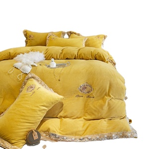 Set <span class=keywords><strong>di</strong></span> biancheria da letto in <span class=keywords><strong>flanella</strong></span> spessa <span class=keywords><strong>di</strong></span> design 4 pezzi copripiumino in velluto e latte morbido Set <span class=keywords><strong>di</strong></span> <span class=keywords><strong>lenzuola</strong></span> da letto in velluto - Product Image 1