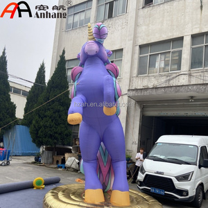 Unicorno Gonfiabile Gigante Personalizzato con Criniera e Coda Colorate, Base a Forma di Cartone Animato per Decorazioni di Festival, Carnevale, Feste e Palcoscenici - Product Image 5