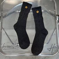 NIMBLEE Chaussettes en coton vintage décontractées de haute qualité pour femmes avec logo de décoration de bouton sur la manchette Vente en gros OEM