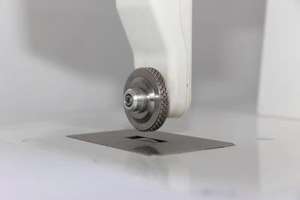 Machine à coudre à ondes radiales à ultrasons à vitesse de travail rapide en PVC PU équipée de la plus haute qualité - Product Image 2