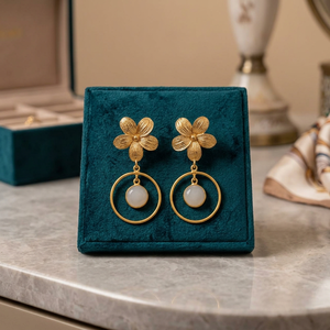Boucles d'oreilles pendantes en laiton plaqué or faites à la main avec pierres précieuses, style ethnique pour femmes et unisexe - Product Image 3