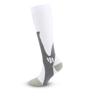 Vente en gros de <span class=keywords><strong>chaussettes</strong></span> hautes grande taille <span class=keywords><strong>bonne</strong></span> qualité au-dessus du genou <span class=keywords><strong>chaussettes</strong></span> longues tricotées pour femmes - Product Image 5