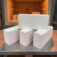 Brique réfractaire en mullite résistante aux chocs thermiques avec une teneur en Al2O3 de 80 à 85 % pour four à métaux non ferreux