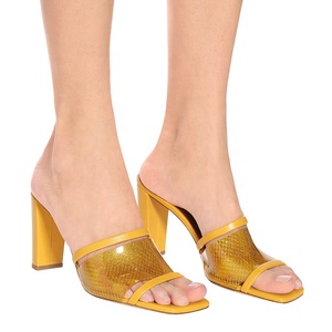 Sandali con <span class=keywords><strong>Tacco</strong></span> Alto da Donna in PVC Trasparente <span class=keywords><strong>Giallo</strong></span>, Punta Quadrata, <span class=keywords><strong>Tacco</strong></span> Grosso, per Feste - Product Image 4