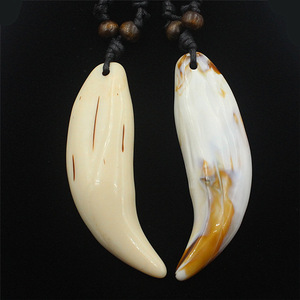 Collar de Amuleto Tibetano Sagrado con Colgante de Diente de Lobo de Resina en Forma de Gota de Agua, Pulido a Mano, de 8.2 cm de Largo, para Hombre - Product Image 5