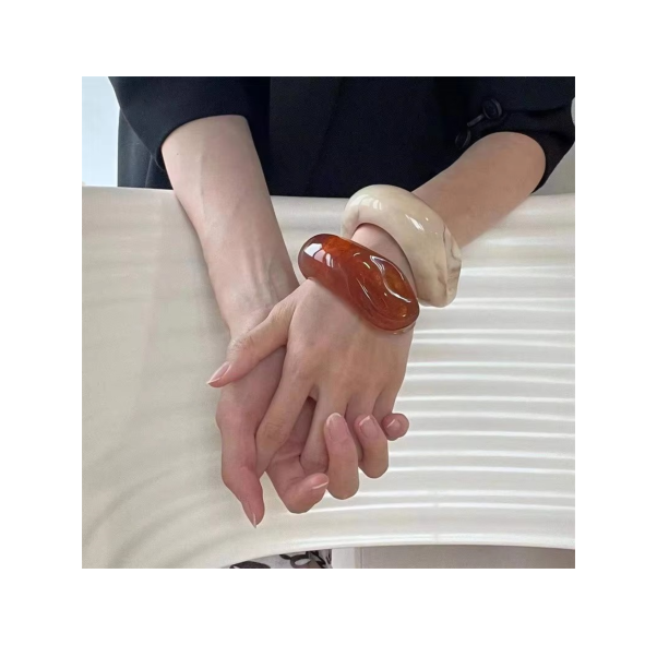 2024 NEW Vintage Irregular Big Transparent Cuff Bangle Exaggerated Thick Acrylic Resin Chunky Resin Bangles