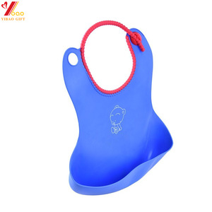 Babero de silicona para bebé con asa tipo arco, accesorio de alimentación impermeable sin Bpa para niños de 0 a 6 meses, estampado de dibujos animados - Product Image 4