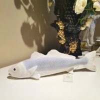 Peinture à la main en céramique Koi émaillé Ornements de poisson debout pour la décoration de la maison utilisés pour les cadeaux commémoratifs