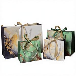 Sac cadeau de luxe à motif marbré, sac fourre-tout tendance avec poignée en ruban, personnalisable pour exposition en supermarché, emballage laminé - Product Image 3