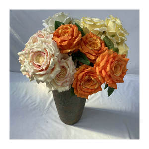 ดอกกุหลาบผ้าไหมจีน 5 ดอก พร้อมแจกันและต้นไม้ประดิษฐ์สีเขียว สำหรับตกแต่งภายในห้องจัดเลี้ยงงานแต่งงาน - Product Image 5