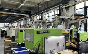 Supporto Universale per Telefono e Tablet da Poggiatesta Auto, Regolabile per Sistema di Intrattenimento Sedile Posteriore, Compatibile con Tutti i Dispositivi - Product Image 4