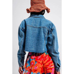 Veste en jean courte à ourlet brut en denim délavé moyen - Product Image 2