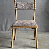 Chaise de salle à manger commerciale rétro rembourrée en bois avec dossier bobine pour restaurant, café, bistrot, hôtel, mobilier Horeca et contractuel