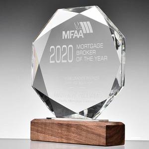 Puente pequeño Personalización al por mayor Nuevo diseño Premium Forma de diamante Trofeo de cristal para regalo corporativo de negocios - Product Image 4