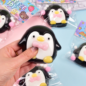 Jouet Squishy Pingouin Mignon en TPR, Vente en Gros Usine, Jouet Anti-Stress Doux et Collant, Unisexe, Fabriqué au Zhejiang pour Enfants et Adultes - Product Image 3