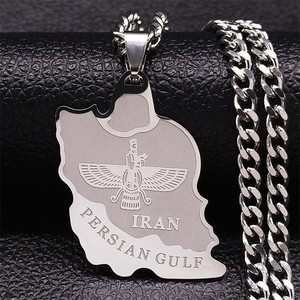 Collier en acier inoxydable plaqué or avec chaîne en bambou, motif carte de l'Iran, Ahura Mazda, Zoroastrisme, coupe impériale persane - Product Image 1