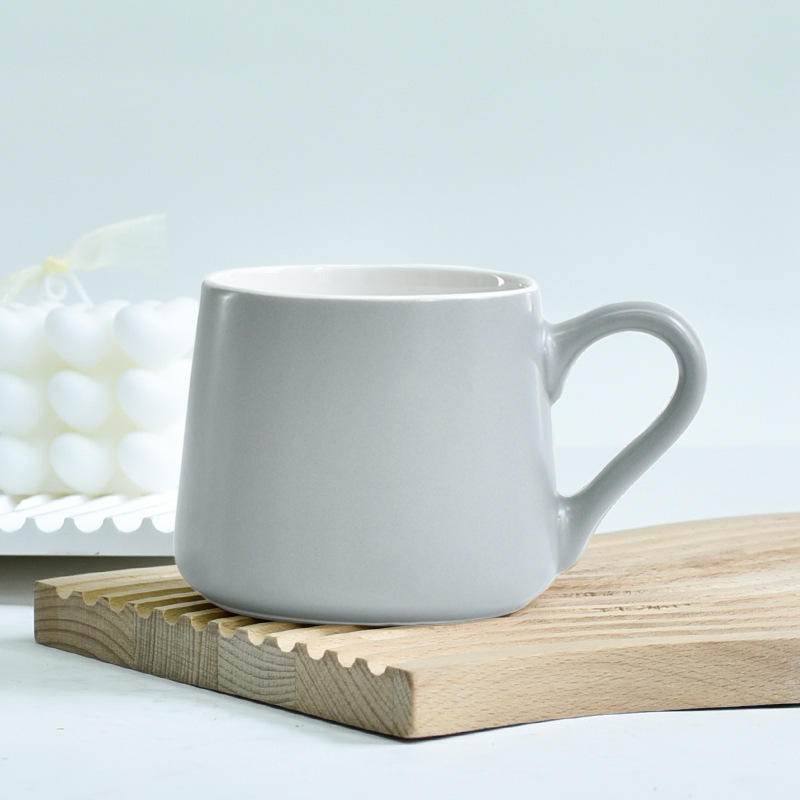 Matte light gray wide-bellied cup