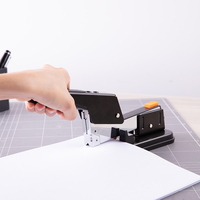 0392 Professioneller Metallhefter - 60 Blatt Kapazität Müheloser Bürohefter mit Soft-Touch-Griff - Schwarz