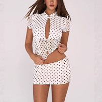 Ensemble 2 pièces en maille à pois pour femme, haut à manches courtes avec découpe en forme de clé et mini-jupe taille basse, tenue assortie pour soirée d'été