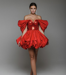 Robe de soirée mini sexy sans bretelles en sequins rouges brillants de haute qualité TKS pour femmes, idéale pour Noël, mariage, anniversaire, fête - Product Image 2