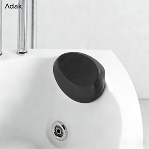 Bañera de Hidromasaje Acrílica de Esquina para Adultos con Diseño Empotrado - Product Image 2