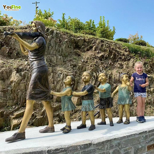 YOUFINE Escultura de Metal de Bronce de Tamaño Real para Exteriores, Moderna, de Maestro y Niños - Product Image 1