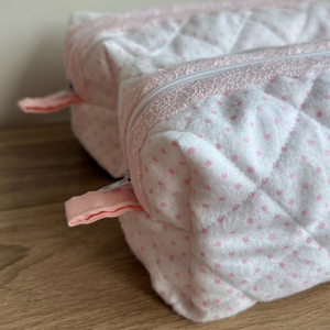 Bolsa de Maquillaje Acolchada con Diseño de Puntos Qetesh, Logotipo Personalizado, Ribete de Encaje, Bolsa de Cosméticos Portátil Estilo Coquette - Product Image 5