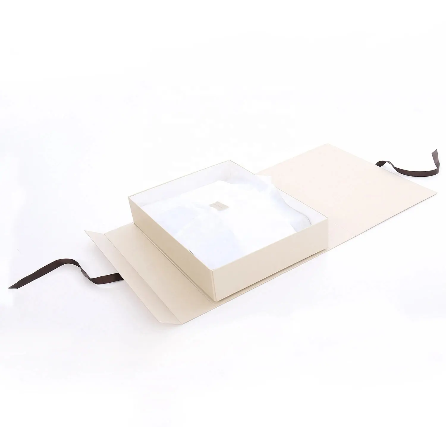 कस्टम चुंबकीय तह कागज उपहार बॉक्स अधोवस्त्र के लिए रिबन के साथ गत्ता तह कपड़े पैकेजिंग बक्से