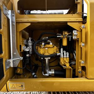 รถขุดมือสอง Caterpillar 320e รุ่นปี 2022 น้ำหนัก 20 ตัน บุ้งกี๋ 1 เมตร พร้อมมอเตอร์ไฮดรอลิกและชิ้นส่วนเกียร์ ลดราคา - Product Image 5