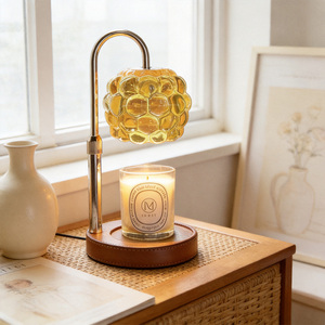 Lampe à <span class=keywords><strong>bougie</strong></span> en verre sphérique ambré réglable en hauteur avec base en bois massif, idéale pour les maisons avec des animaux domestiques - Product Image 1
