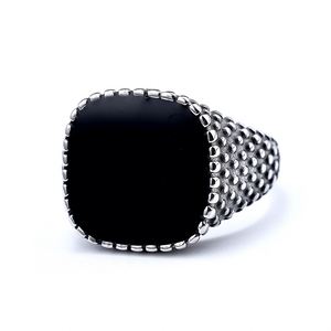 Anillo de resina negra mate Edgy-Joyería gótica de acero inoxidable, minimalista - Product Image 6
