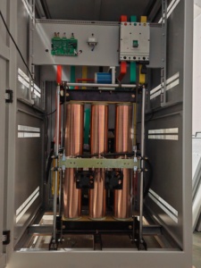 Stabilisateur de tension automatique 1000 kVA, 800 kVA, 1400 kVA, sortie 400 V, certifié CE pour le soutien du réseau tanzanien - Product Image 5