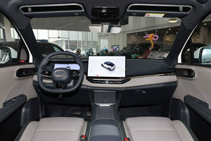 รถยนต์ SUV สีขาวขนาดกะทัดรัด Lynk & Co 06 5 ประตู พวงมาลัยซ้าย เกียร์อัตโนมัติ เครื่องยนต์เบนซิน ใหม่ พร้อมระบบช่วยขับขี่ L2 5  ขายส่ง - Product Image 4