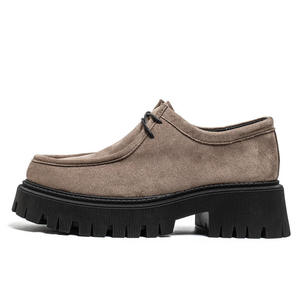 Zapatos casuales de vestir para hombre al por mayor de fábrica, de gamuza, con suela gruesa de plataforma, con cordones y suela exterior de goma antideslizante, estilo para caminar. - Product Image 2