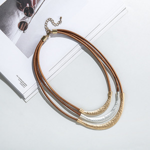 Nouveauté : Collier rétro simple multicouche pour femme - Chaîne de clavicule courte élégante style Ins pour soirée - Product Image 4