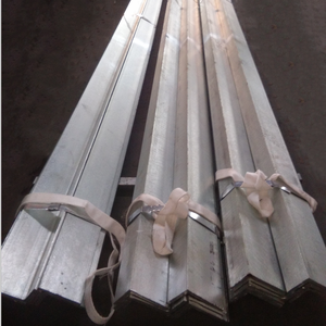 Barres d'angle en acier doux perforées, laminées à chaud, égal ou inégal section, en acier au carbone, pliage à 120 degrés, soudage, <span class=keywords><strong>prix</strong></span> au kg - Product Image 2