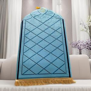 Vente en gros de tapis de prière <span class=keywords><strong>pour</strong></span> adultes en flanelle épaissie à franges <span class=keywords><strong>pour</strong></span> le Hajj de <span class=keywords><strong>la</strong></span> <span class=keywords><strong>Mecque</strong></span> musulmane tapis de prière à approvisionnement direct d'usine - Product Image 5