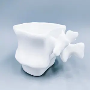 Design creativo scheletro medico a forma di colonna vertebrale tazza da caffè in ceramica personalizzata di halloween tazza in porcellana bianca per la decorazione della tazza della colonna vertebrale
