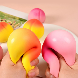Pelotas Antiestrés con Forma de Durazno Rosa y Amarillo, Juguetes de Frutas Suaves, Pelotas Elásticas para Apretar, Juguetes Portátiles para Aliviar el Estrés - Product Image 5