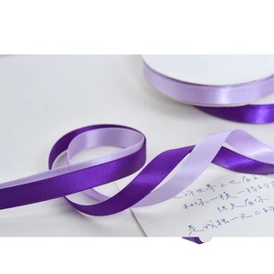 Cinta GRACE al por mayor de fábrica, de 4 pulgadas, de doble cara, resistente al encogimiento, tejida, con patrón personalizable, impresa con lámina dorada, 100% cinta - Product Image 2