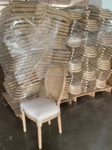 Chaise de salle à manger Louis ronde rembourrée en bois massif, style vintage vieilli, pour événements et banquets, sans piètement. - Product Image 3