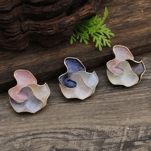 Nova moda mulheres coloridas pétala segurança Pin broche Vintage Rose flor esmalte ímã broche - Product Image 1