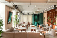Ensemble de meubles de restaurant au style brutaliste moderne et simple, éclairage LED, écologique, durable, service de design d'intérieur personnalisé