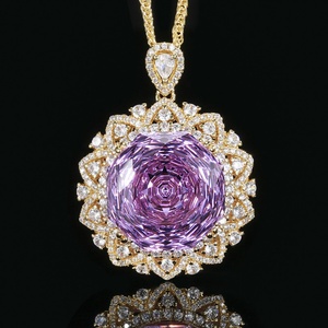 Cadena de Eslabones Clásica Chapada en Oro con Circonita Cúbica Morada de 18 mm y Colgante de Girasol, Ecológica y Antideslustre, para Uso Diario - Product Image 3