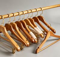 Cintres de luxe en bois massif pour salon, costumes et pantalons, avec encoches, logo personnalisé, pour hôtel, en hêtre, avec barre à pinces Lotus