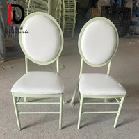 Chaises de banquet chiavari en métal transparent et doré en résine pour mariage avec coussins