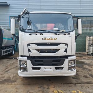 Camion à ordures compacteur Isuzu Giga 10t de capacité, véhicule compacteur de déchets 4x2 à moteur manuel pour la gestion des déchets urbains - Product Image 3
